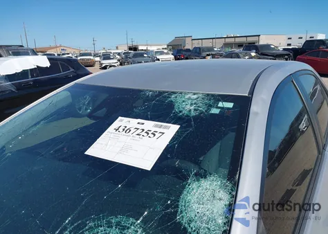 2018 Toyota Corolla L из США, поврежденный, VIN 5YFBURHE6JP780806